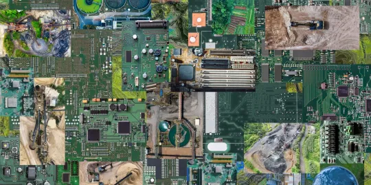Een collage van printplaten, verweven met luchtfoto’s van waterzuiveringsinstallaties, landbouwgrond, industrieterreinen en mijnbouwmachines.