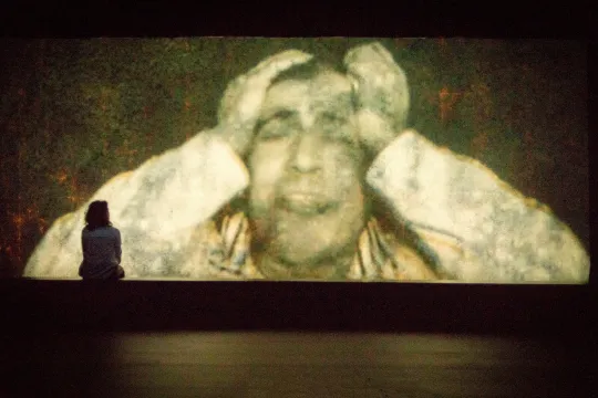 Je ne haïrai pas, de theateradaptie van Abuelaish' boek, speelt nog tot en met zaterdag in Brussel. (© Véronique Vercheval)
