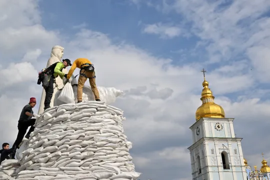 Standbeeld ingepakt in Kiev