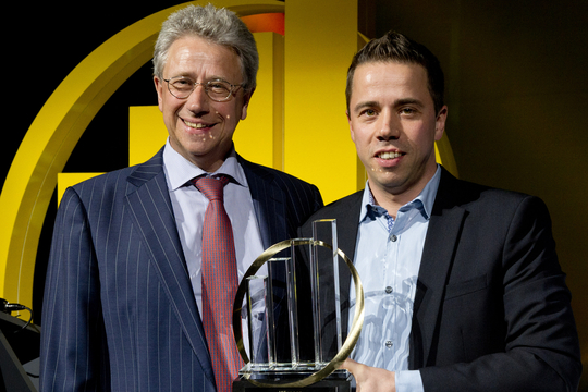 Johan en Tom Willemen in 2013 bij de uitreiking van de trofee voor onderneming van het jaar. 