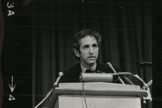 Daniel_Ellsberg_at_1972_press_conference