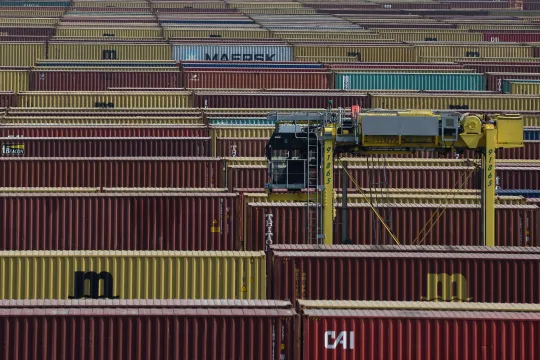 De Antwerpse haven wil de containercapaciteit uitbreiden, maar dat zou ook veel meer stikstofuitstoot betekenen.