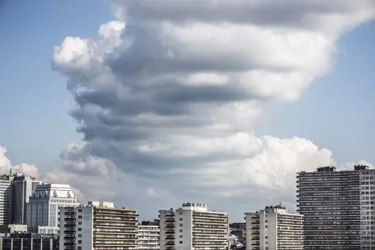 Skyline van Brussel met verschillende woontorens.