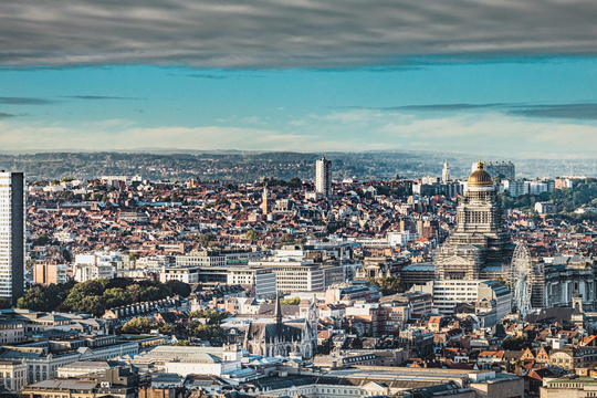 Luchtbeeld van Brussel met op de voorgrond het Justitiepaleis © Bruno D'Alimonte ID photo agency