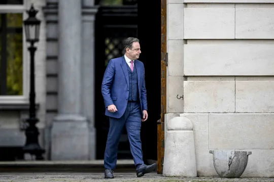 N-VA-voorzitter en federaal formateur Bart De Wever verlaat eind oktober het Koninklijk Paleis na een onderhoud met koning Filip.