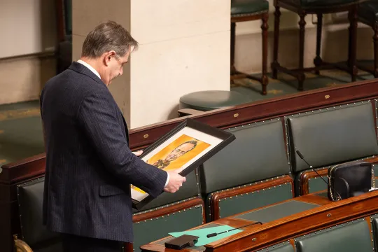 Bart De Wever met portret