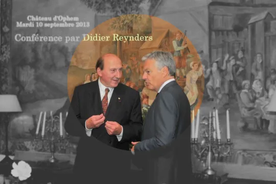 Een foto van Ernest de Laminne de Bex en Didier Reynders werd gebruikt als uitnodiging voor een evenement van de diplomatieke club CIDIC.