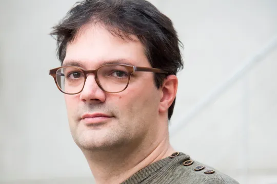 Portret van socioloog Stijn Oosterlynck (UAntwerpen)
