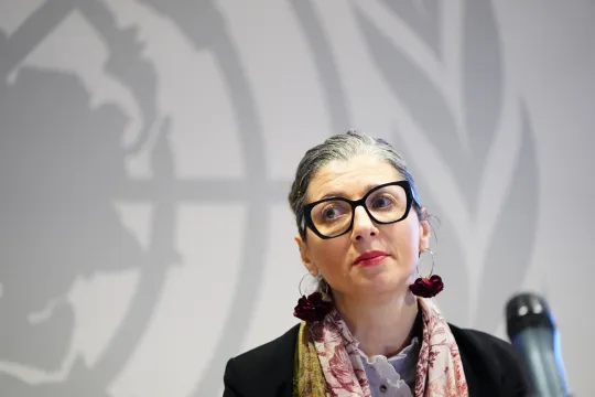 Speciaal VN-rapporteur voor de bezette Palestijnse gebieden Francesca Albanese tijdens een persconferentie in Kopenhagen op 5 februari 2025