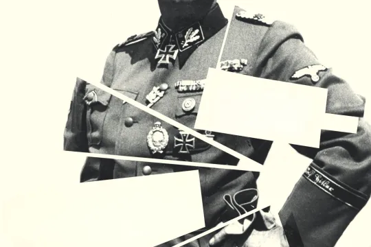 Collage op basis van een archiefbeeld van een nazi in uniform