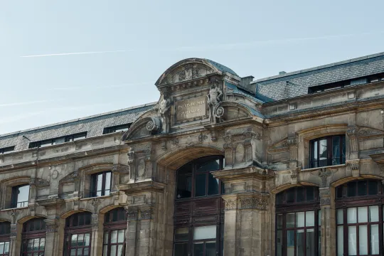 Gevel van het Zuidpaleis in Brussel. 