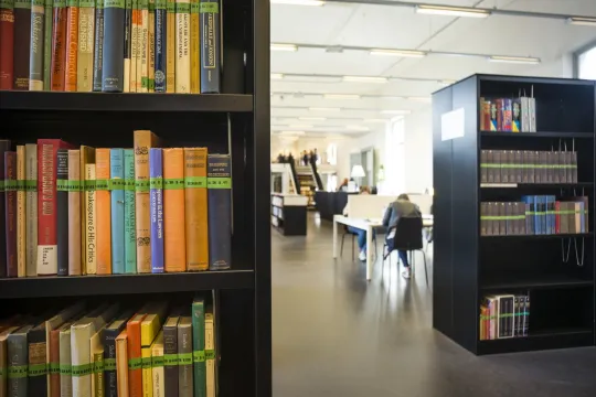 De bibliotheek van de faculteit Letteren en Wijsbegeerte van Universiteit Gent.