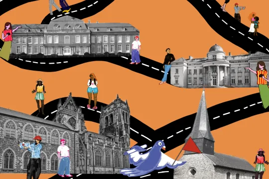 Illustratie die, tegen een oranje achtergrond, foto's van kastelen combineert met getekende rijwegen en mensen.