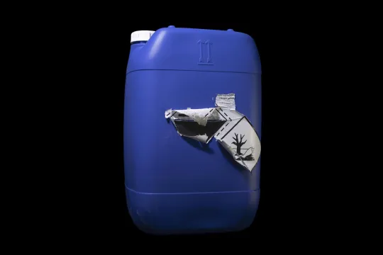 Gebruikte bidon metam-natrium, een biocide met een zeer breed werkingsspectrum, zowel herbicide als fungicide, dat dient om de grond te "ontsmetten" door levende organismen te doden. 