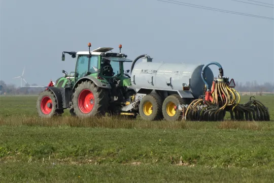 tractor-4990321_1920
