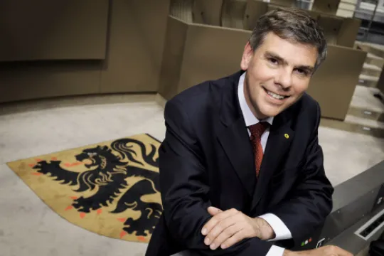De almacht van Filip Dewinter breken en de communicatie tussen Dewinter en Vanhecke herstellen. Dat was in 2008 het dubbele opzet van het schaduwpartijbestuur (Foto Danny Gys - Reporter)