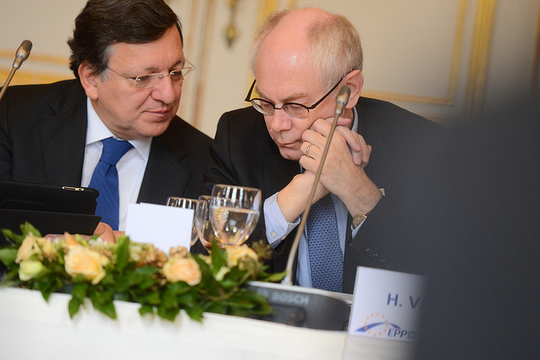 José Manuel Barroso en Herman Van Rompuy tijdens het EEP summit, Brussel. (Foto: European People's Party/ December 2012/ Flickr-CC)
