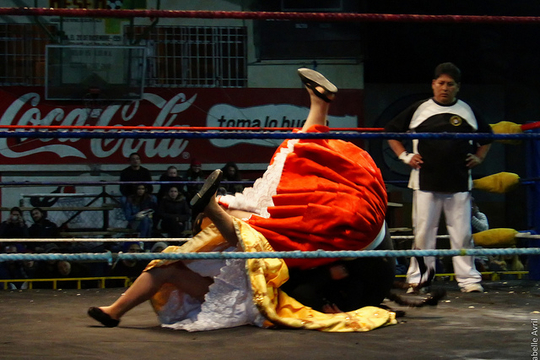 Deux femmes se battent sur un ring (Photo: Annabelle Avril/ Septembre 2012/ Flickr-CC)