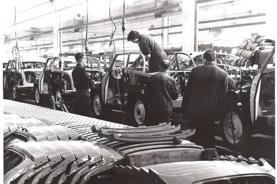 Autoassemblage, een van de 'middenjobs' die dreigen te verdwijnen (Foto Hugo90)