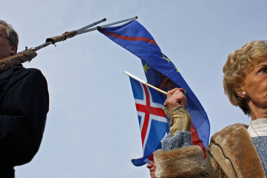 Protest in Reykjavik in 2009 (Foto: Helgi Halldórsson, Flickr)