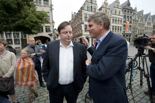 BARTDEWEVER2010