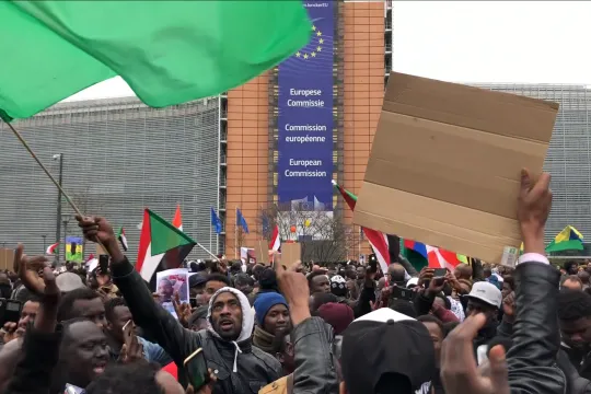 Zo'n 700 mensen kwamen af op een protestactie van European Sudanese Initiative, tegen het regime van dictator Omar Al-Bashir. (Foto: Stef Arends © Apache)