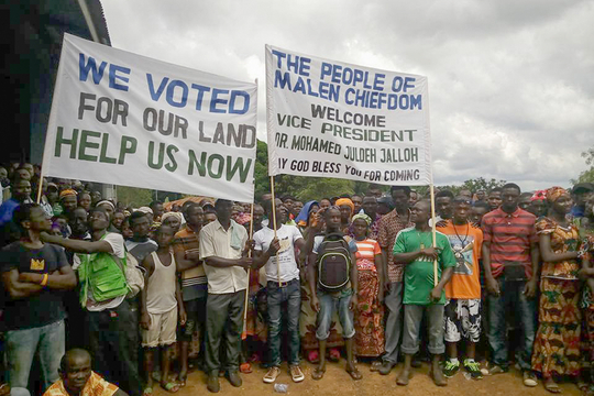 Hoe menselijk zijn de werkomstandigheden op de plantages in Sierra Leone?(Foto: © Association ReAct)