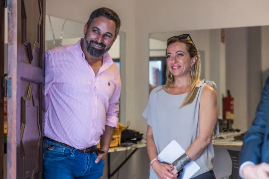 Santiago Abascal, leider van de uiterst rechts Spaanse partij Vox, met Italiaans premier Giorgia Meloni (Fratelli d'Italia) in 2022.
