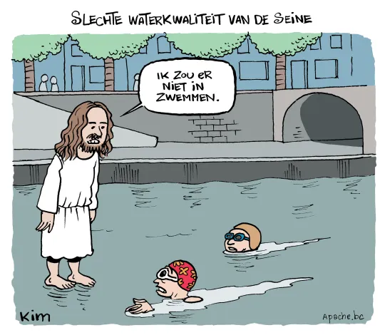 Slechte waterkwaliteit van de Seine: Jezus staat op het water terwijl zwemmers passeren en zegt: "Ik zou er niet in zwemmen"