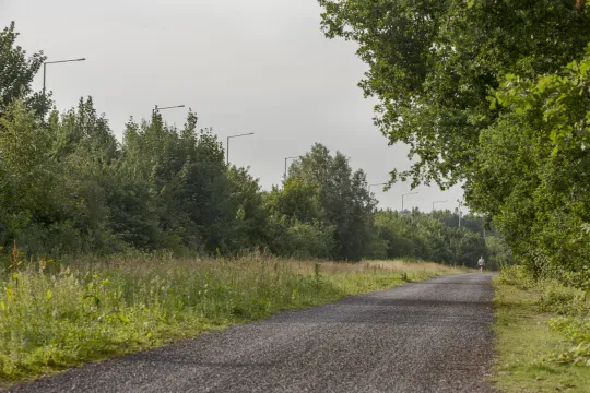 Een landelijke weg in Mechelen