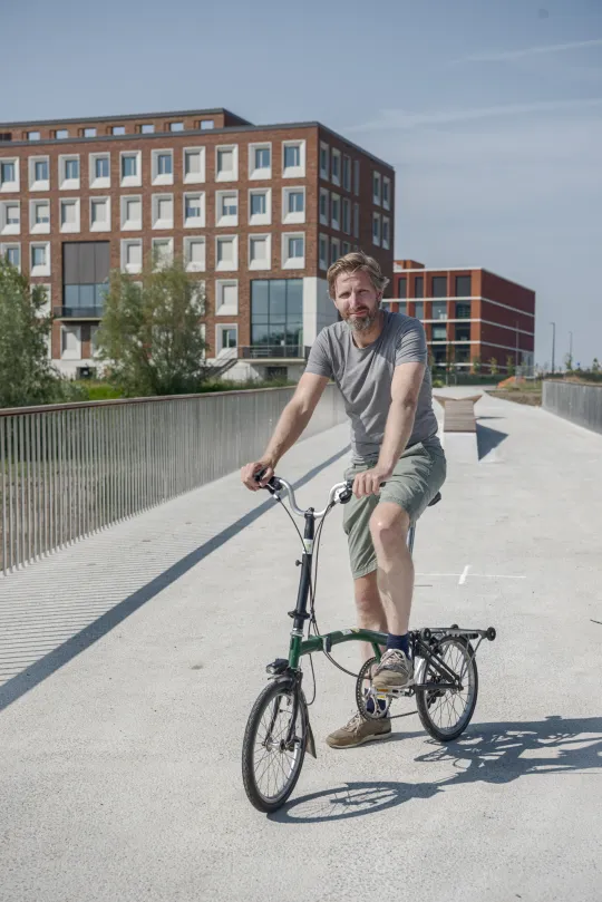 Marco te Brömmelstroet op de fiets