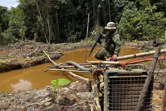 Medewerker van IBAMA in de Amazone