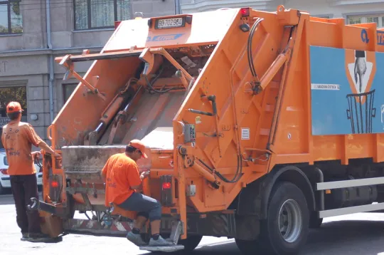 Bin men
