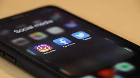 sociale media twitter Facebook