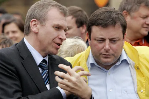 In 2007 vormden Yves Leterme en Bart De Wever een kartel tussen Cd&v en N-VA nadat peilingen N-VA onder de kiesdrempel scoorden (Foto Danny Gys - Reporters)