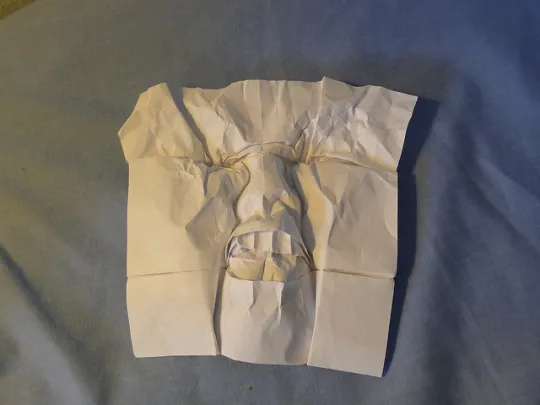 Un visage en papier plié (Foto: Origami_madness/ Juillet 2008/ Flickr-CC)