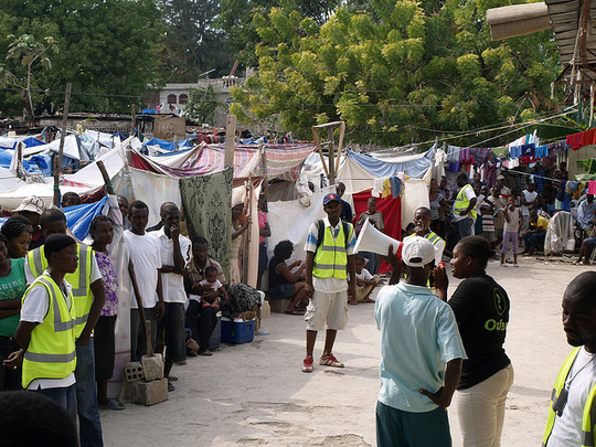Promotion des règles d'hygiène par Oxfam dans une école, Haïti (Photo: Oxfam international/ Février 2012/ Flickr-CC)