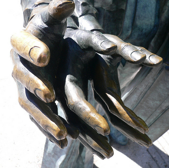 "The hand shake", statue à San Francisco (Photo: Minh-Kiet Callies/ Août 2007/ Flickr-CC)