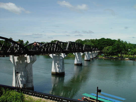 Pont au-dessus de la rivière Kwai, Thaïlande (Photo: Mjanich/ 2004/ Wikimedia Commons)