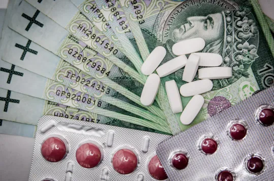 medications-money-cure-tablets-47327