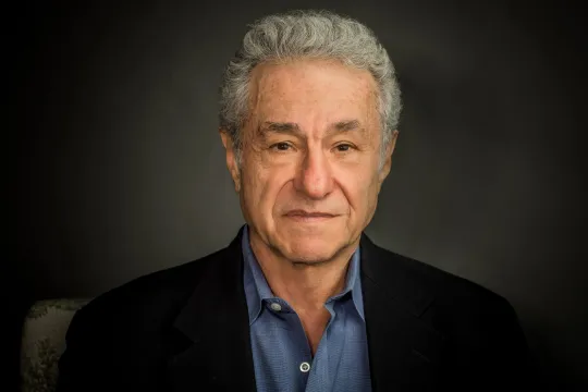 Gar_Alperovitz