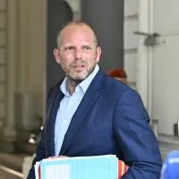 Minister van Defensie Theo Francken (N-VA) voor een vergadering van de Kern en de ministerraad van de federale regering op vrijdag 26 juni 2026. 