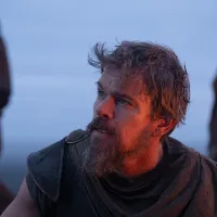 Filmstill van 'The Odyssey'. Close-up van Odysseus bij valavond. 