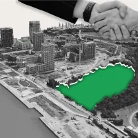 Het (vorige) Antwerpse college zorgde er met een onteigeningsplan op maat voor dat Triple Living op Nieuw-Zuid ook striga 6 en striga 7 (groen ingekleurd) kan ontwikkelen.